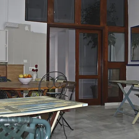 Joy Bed and breakfast 2*